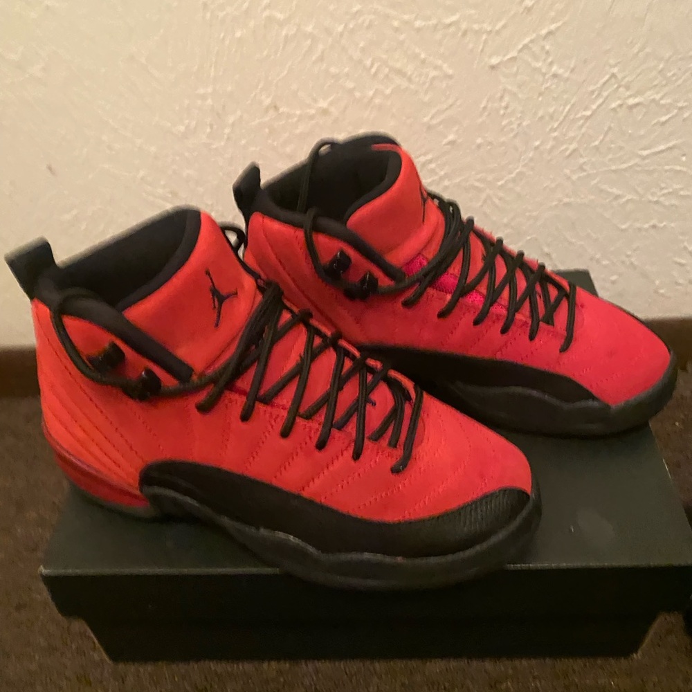 Air Jordan Retro 12s “Reverse Flu Game” - Picture 6 of 14